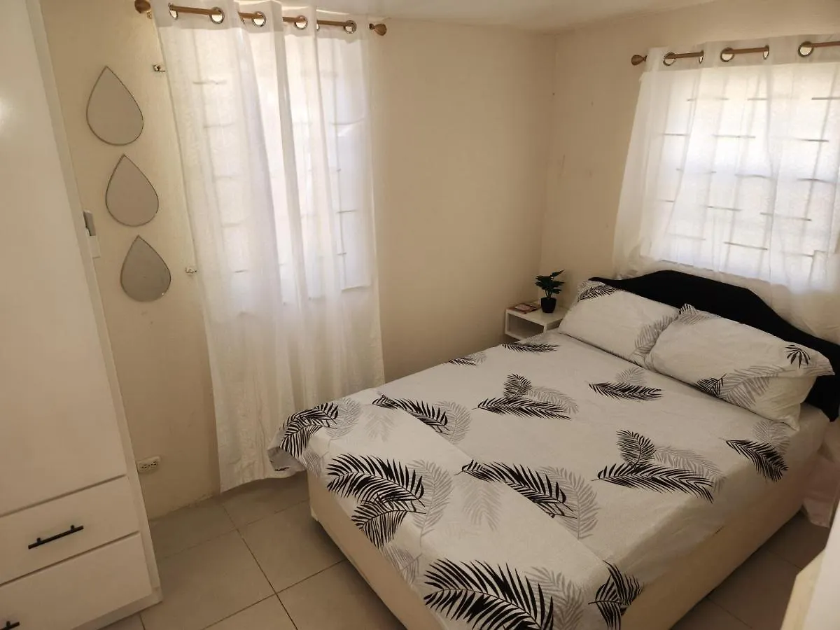 Valdu Cozy Cottage Christ Church Barbados